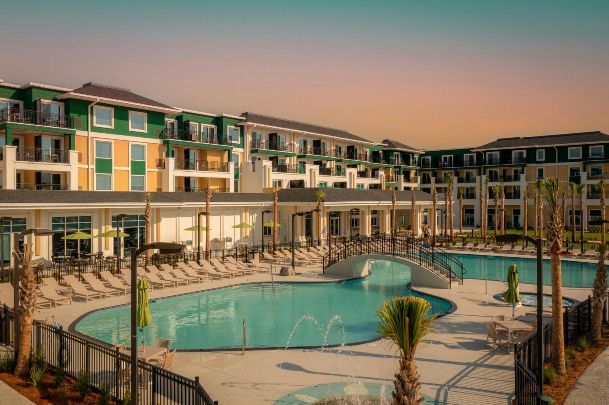 Courtyard By Marriott Jekyll Island Hotel Exterior foto